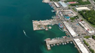 Güney Cotabato 'daki General Santos şehrinin sahil şeridindeki balıkçılık endüstrisinin hava araştırması. Mindanao, Filipinler.