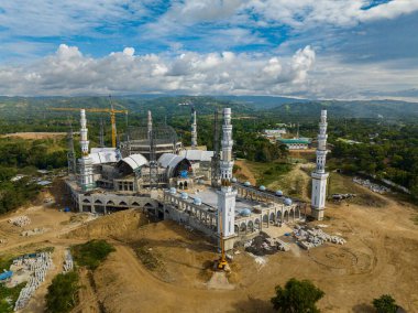 Zamboanga City 'deki yeni caminin insansız hava aracı görüntüsü. Sadık Büyük Camii. Mindanao, Filipinler.