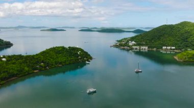 Concepcion, Busuanga 'daki adaların ve teknelerin panorama manzarası. Palawan 'da. Filipinler.