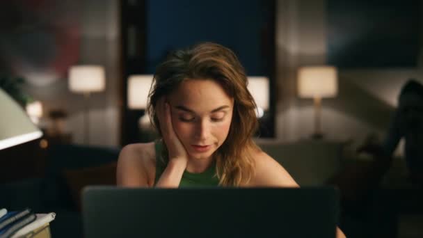 Stressed Woman Scared Laptop Screen Dark Room Closeup Carefree Man — Stock Video