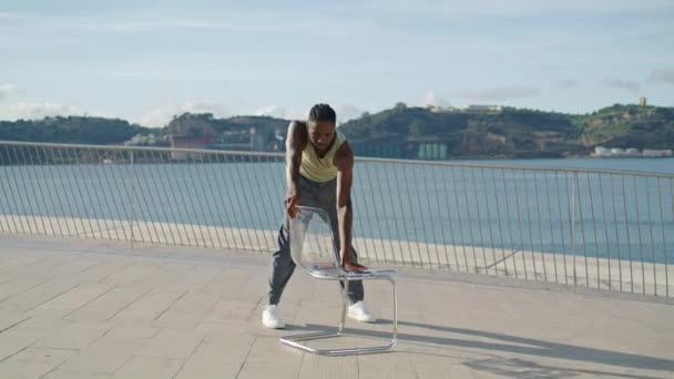 Flexible Dreads Performer Dancing Chair Embankment Burlesque Dancer Showing Ballet — Stock Video