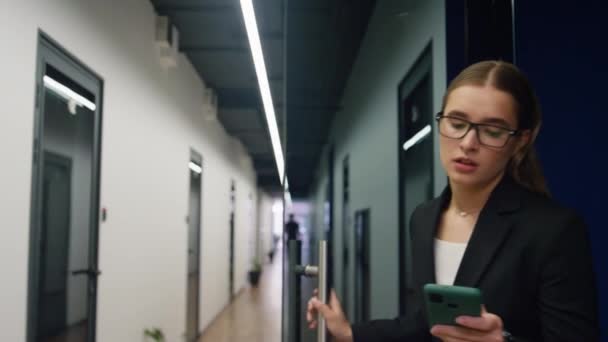 Upset Businesswoman Check Smartphone Office Disappointed Girl Get Bad News — Stock Video