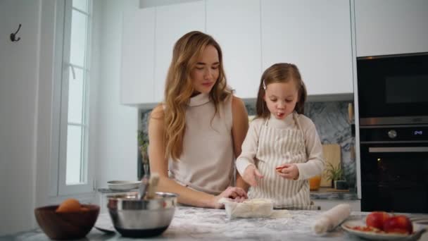Positive Family Decorating Pie Kitchen Closeup Funny Child Girl Eating — Vídeos de Stock