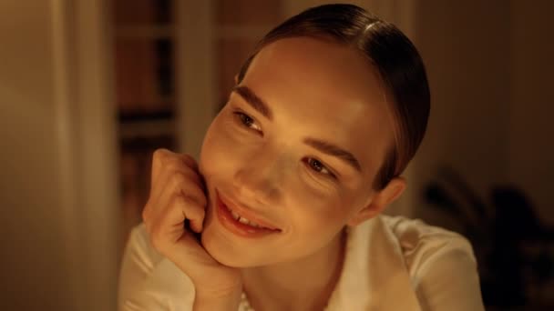 Cute Lady Relaxing Evening Place Portrait Elegant Woman Enjoying Atmosphere — Wideo stockowe