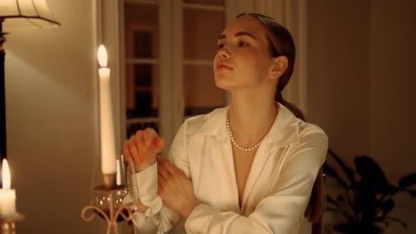 Romantic Girl Relaxing Evening Interior Portrait Elegant Woman Sniffing Wine — Αρχείο Βίντεο