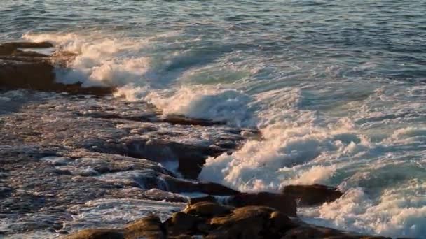 Foamy Sea Waves Streaming Sunbeams Nature Closeup Scenic Water Breaking — Stockvideo
