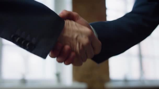 Closeup Men Shaking Hands Office Meeting Unrecognizable Business Partners Elegant — Vídeos de Stock