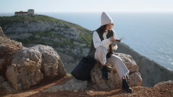 Romantic Girl Reading Book Rocky Mountain Serene Tourist Resting Ocean — Wideo stockowe