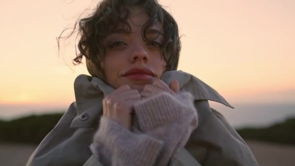 Closeup Beautiful Girl Sunset Sky Dreamy Curly Woman Get Warm — Stock Video