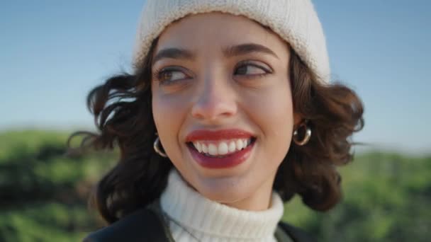 Closeup Happy Young Girl Posing Knitted Hat Joyful Tourist Enjoying — Stockvideo