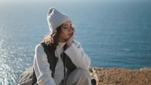 Serene Girl Enjoying Music Ocean Cliff Dreamy Woman Relax Closed — Video Stock