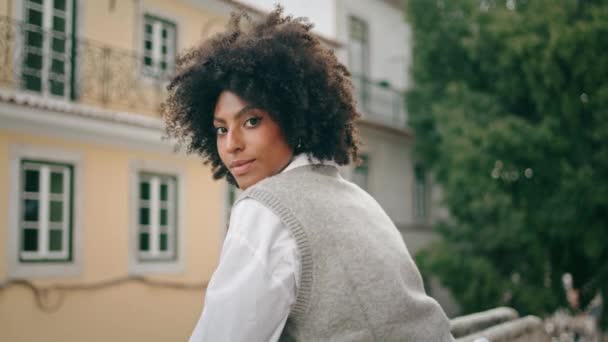 Cute African American Model Posing City Street Looking Camera Light — Stock video