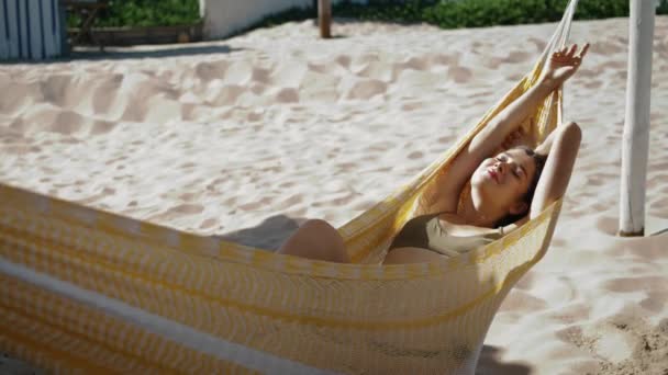Relaxed Girl Sunbathing Hammock Sandy Beach Beautiful Carefree Woman Resting — Vídeo de stock