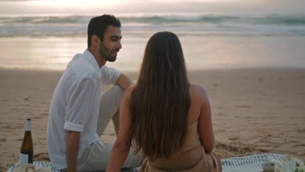 Romantic Lovers Relaxing Ocean Beach Summer Back View Latin Man — Vídeos de Stock