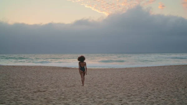 Relaxed Young Woman Enjoy Seashore Walking Sand Ocean Waves Gloomy — Foto Stock