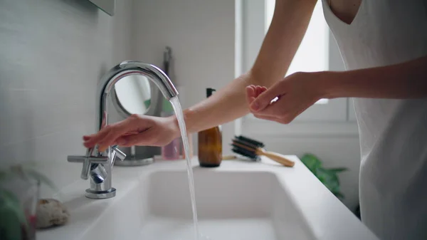 Woman Washing Hands Faucet Home Closeup Cold Aqua Running Ceramics — Stock Photo, Image