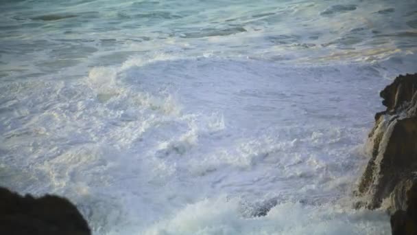 Restless Sea Washing Rocks Morning Seaside Closeup Ocean Waves Creating — Stock Video