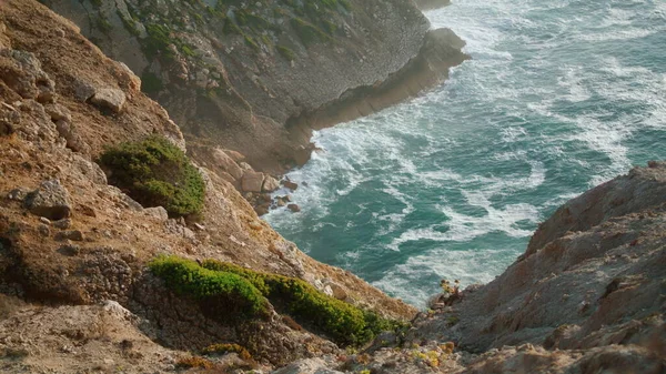 Mar Profundo Costa Rocosa Montaña Piedra Playa Lavado Tranquilo Océano — Foto de Stock