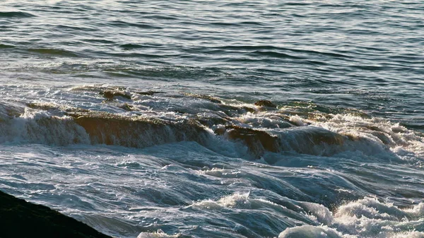 Deep River Flowing Sunrise Nature Close Calm Sea Waves Streaming — Φωτογραφία Αρχείου