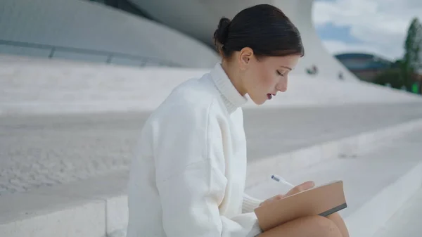 Attractive Young Girl Student Making Notes Notebook Sitting Stairs Alone — 스톡 사진
