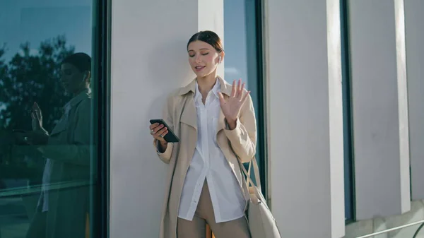 Busy Woman Office Worker Speaking Phone Video Call Work Break — Stockfoto