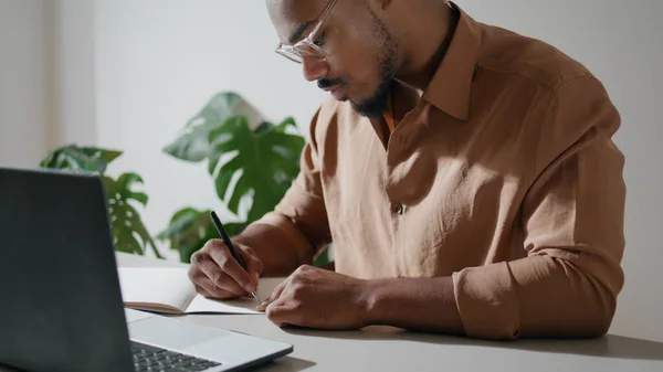 Focused Freelancer Writing Notes Office Closeup Dreadlocks Guy Working Laptop — Stockfoto
