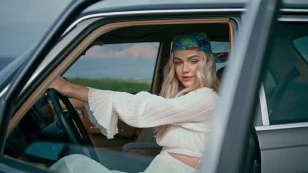 Girl Relax Retro Car Wearing Colorful Bandanna Close Beautiful Young — Stock Video