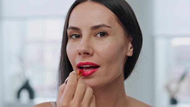 Pov Lady Lips Makeup Preparing Bath Room Portrait Smiling Girl — Stock Video