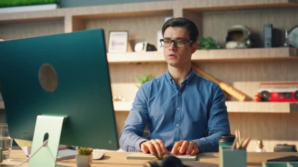 Focused Businessman Texting Computer Keyboard Office Closeup Eyeglasses Serious Man — Stock Video