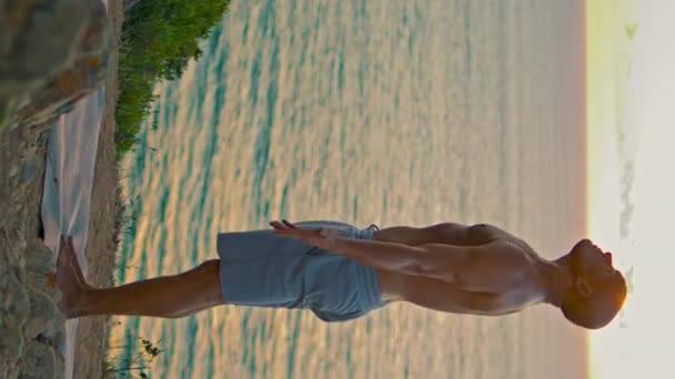 Strong Man Practicing Yoga Asana Beautiful Ocean Sunset Focused Topless — Stock Video