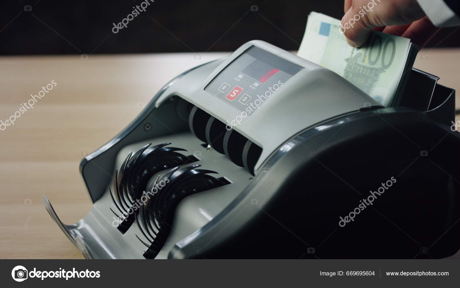 Automatic Counting Euro Bills Modern Bank Machine Standing Table Close  Stock Photo by ©stockbusters 669695604