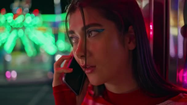 Trauriger Teenager Handy Nahaufnahme Unglückliches Mädchen Beendet Anruf Auf Gescheitertem — Stockvideo