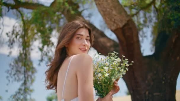 Coquettish Girl Hold Daisies Bouquet Walking Garden Closeup Flirty Lady — Stock Video