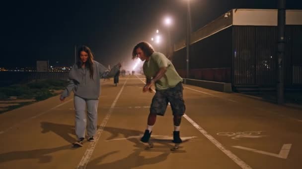 Carefree Friends Enjoying Skate Boards Ride Night Street Active Skater — Stock Video