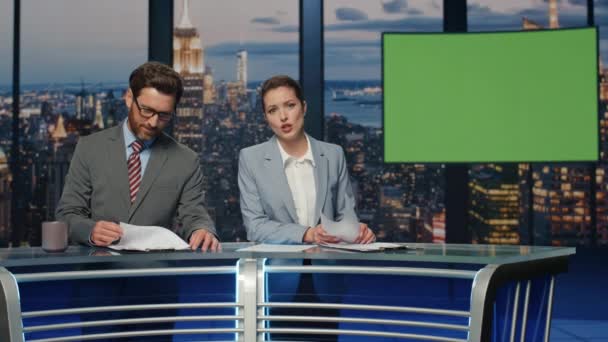 Couple Newsreaders Reporting Green Screen News Late Multimedia Channel Closeup — Stock Video