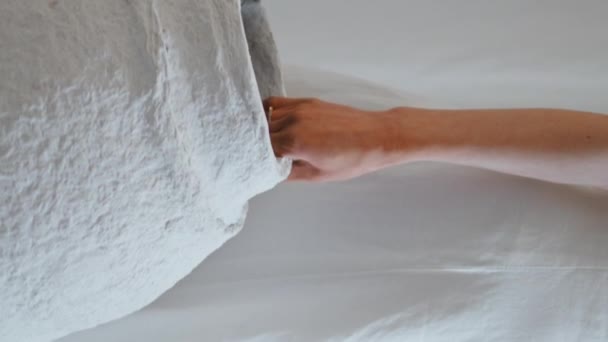 Artista Mão Segurando Vaso Estúdio Criativo Closeup Mulher Decoradora Casa — Vídeo de Stock