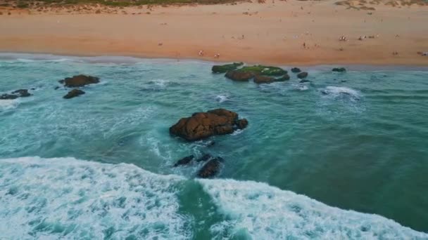 Tropical Θάλασσα Πλύσιμο Όμορφη Αμμώδη Παραλία Εναέρια Θέα Καταπληκτικά Τιρκουάζ — Αρχείο Βίντεο