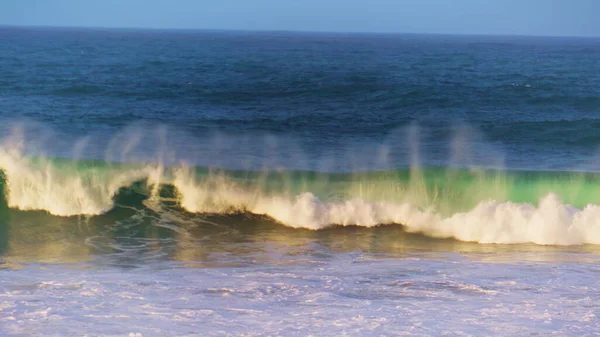 Ochtend Oceaan Golf Rolt Naar Ondiep Super Slow Motion Wit — Stockfoto