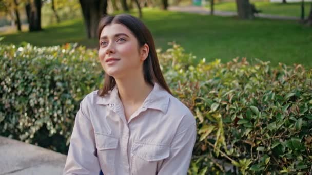Contemplative Tourist Looking Nature Sitting Park Bench Closeup Tranquil Greenery — Stock Video