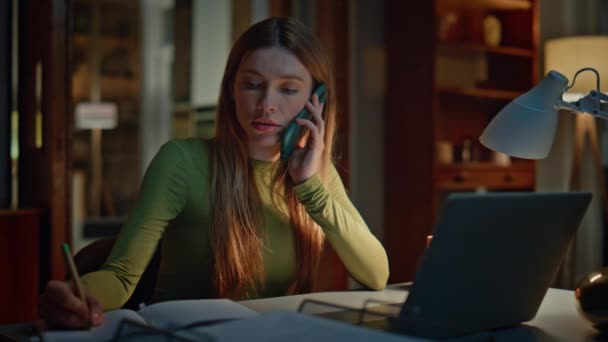Girl Consultant Calling Late Evening Apartment Looking Laptop Screen Close — Stock Video