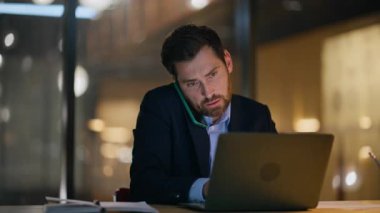 Çalışan, gece ofisindeki bilgisayardan akıllı telefon daktilosu ile arıyor. Karanlık işyerinde birden fazla iş adamı cep telefonu yazmaktan bahsediyor. Sakallı girişimci fazla mesai projesi geliştiriyor.