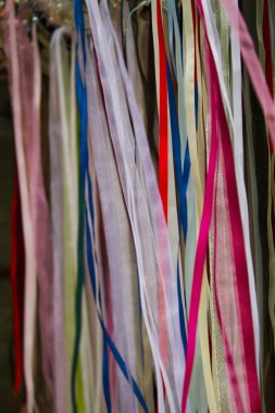 Ortaçağ pazarında renkli bantlar