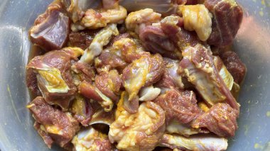 Koyun Rogan josh ya da koyun eti masala