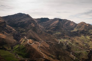 Manzaralı Cantabrian Dağları Manzarasında Dönen Dağ Yolları
