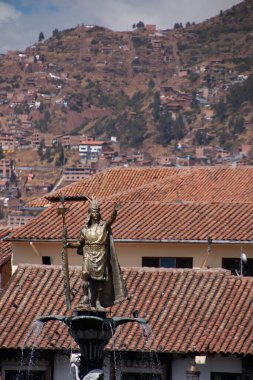 Tarihi Cusco, Peru 'da İnka Hükümdarının Heykeli