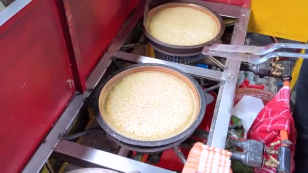 Διαδικασία Παρασκευής Του Γλυκού Τυριού Πανέ Τηγανητό Ζαχαροπλαστικής Είναι Γνωστή — Αρχείο Βίντεο