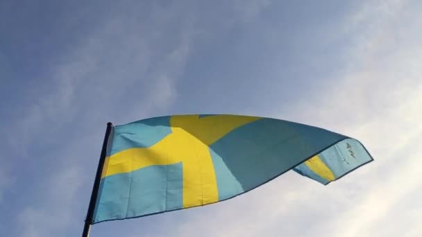 Low Angle Cinematic Shot Swedish Flag Fluttering Wind Patriotism Nationalism — Vídeo de Stock