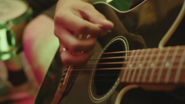 Musicians Hand Holds Synthesizer His Fingers Hits Guitar Strings Learning — Stock Video