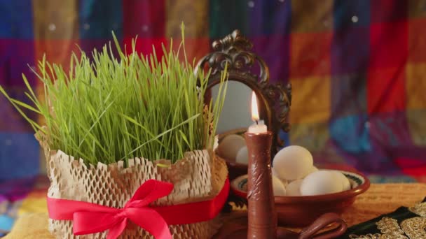 Bir Ran Yeni Yılı Kutlamaları Için Buğday Tohumu Ayna Mumların — Stok video