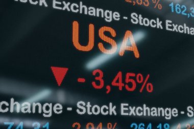 Amerikan borsası düştü. ABD (ABD) bir ticaret ekranında borsa verileri. Kırmızı yüzde işareti ve kalp bilgisi. Borsa ve iş konsepti. 3B illüstrasyon